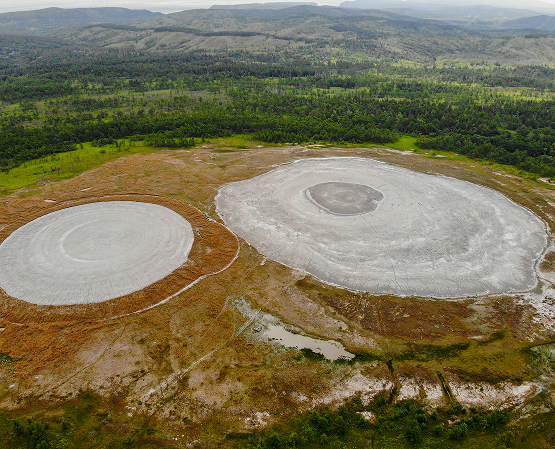 Maguntan（普加乔夫斯基泥火山）